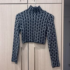 Zara Black and White Geometric Long Sleeve Crop Top